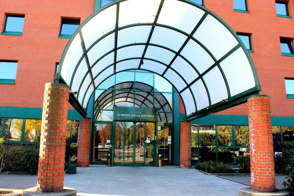 Hotel Della Rotonda Saronno Exterior photo